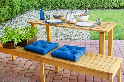 Letnie inspiracje: jak zamienić ogród w miejsce relaksu i zabawy